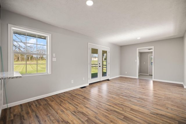 401 Drakes Creek Road, Crab Orchard, KY 40419