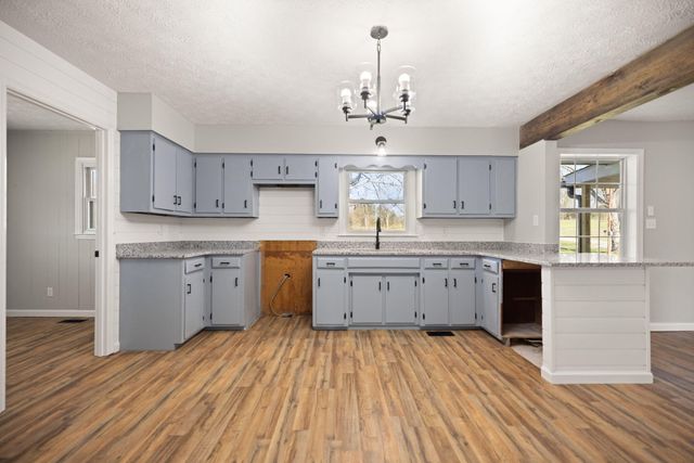 401 Drakes Creek Road, Crab Orchard, KY 40419