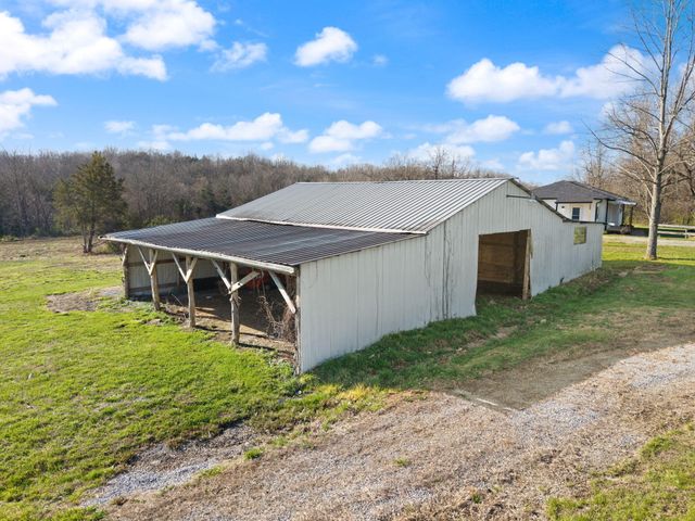 401 Drakes Creek Road, Crab Orchard, KY 40419