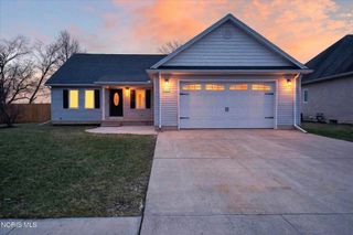 1720 Wexford Drive, Bowling Green, OH 43402
