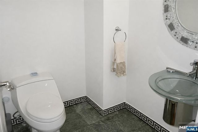 441 7th Street, Palisades Park, NJ 07650