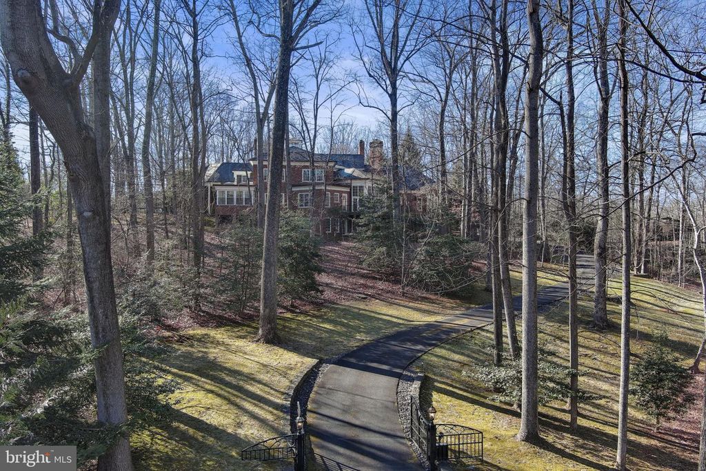 8541 OLD DOMINION DRIVE, Mclean, VA 22102