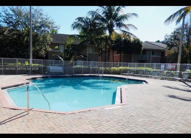 3221 Sabal Palm Mnr 103, Davie, FL 33024
