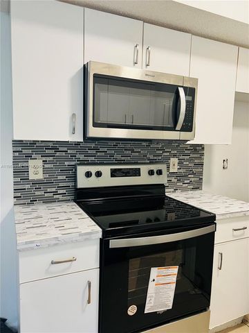 3221 Sabal Palm Mnr 103, Davie, FL 33024