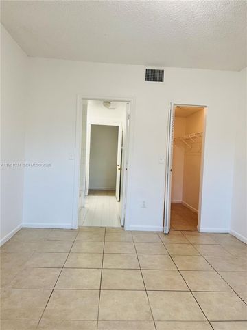 3221 Sabal Palm Mnr 103, Davie, FL 33024