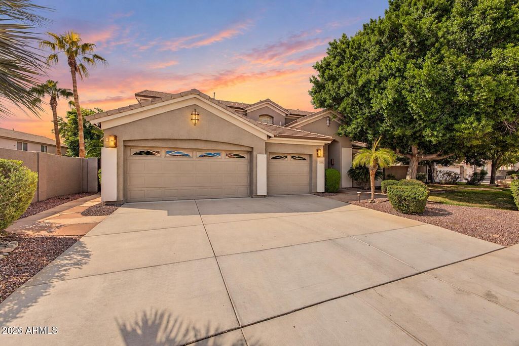3540 S HOLGUIN Court, Chandler, AZ 85248 — photo 2