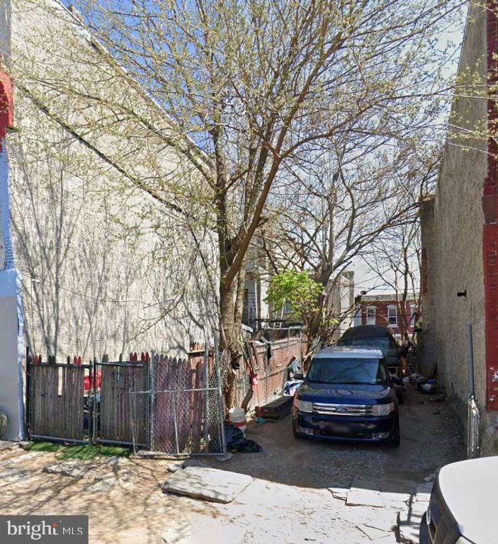 2865 N FRONT ST, Philadelphia, PA 19133