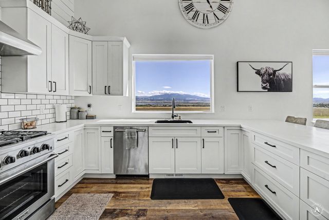 8 Wall Street, Townsend, MT 59644 property photo