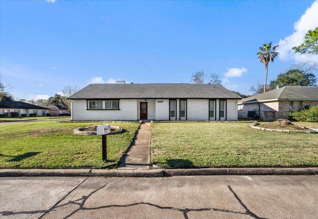 16930 Stardale Lane, Friendswood, TX 77546