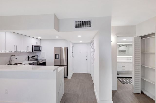 7928 West Dr 802, North Bay Village, FL 33141