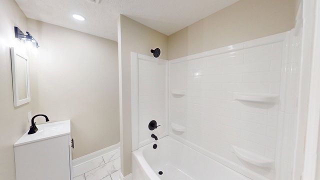 983 County Road 104, Chesapeake, OH 45619