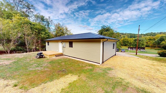 983 County Road 104, Chesapeake, OH 45619