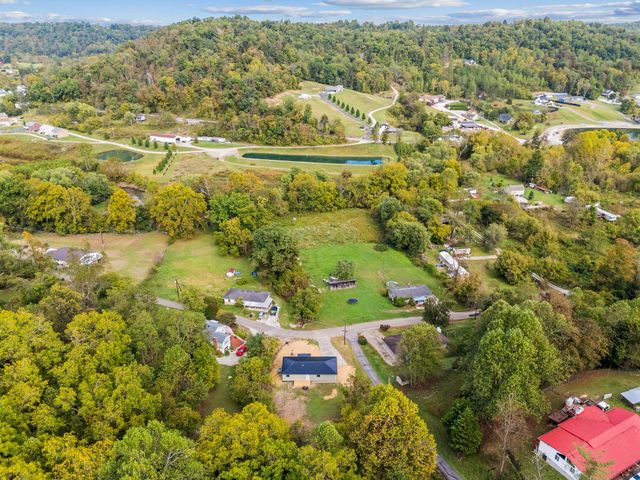 983 County Road 104, Chesapeake, OH 45619