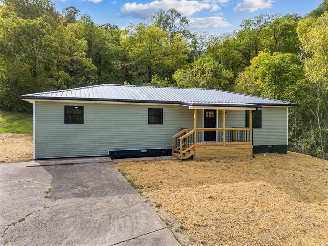 983 County Road 104, Chesapeake, OH 45619