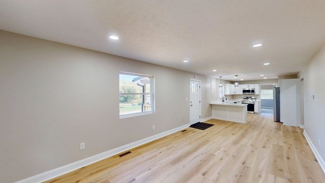 983 County Road 104, Chesapeake, OH 45619