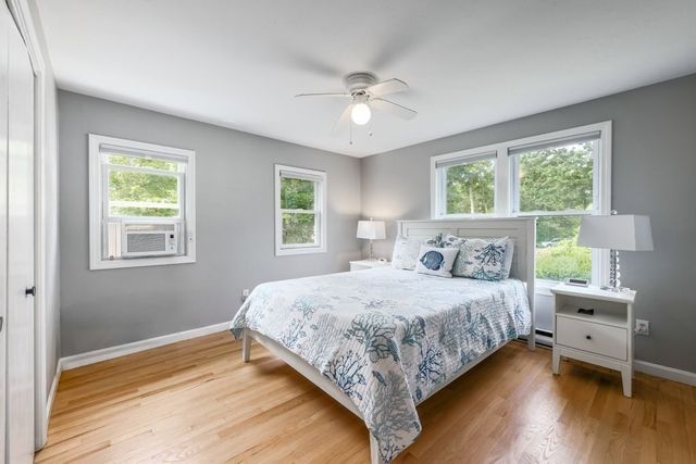 35 Pinecrest Ave, Mashpee, MA 02649