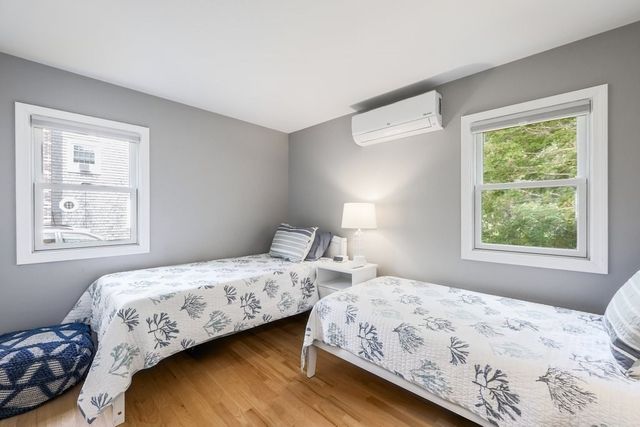 35 Pinecrest Ave, Mashpee, MA 02649