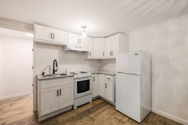 35 Pinecrest Ave, Mashpee, MA 02649