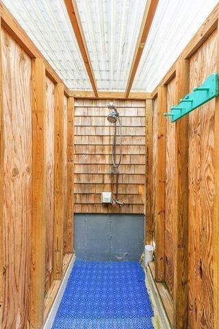 35 Pinecrest Ave, Mashpee, MA 02649