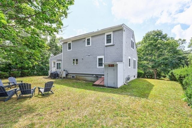 35 Pinecrest Ave, Mashpee, MA 02649
