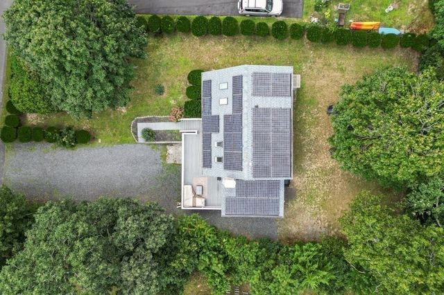 35 Pinecrest Ave, Mashpee, MA 02649