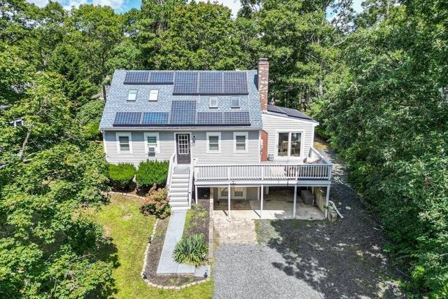 35 Pinecrest Ave, Mashpee, MA 02649