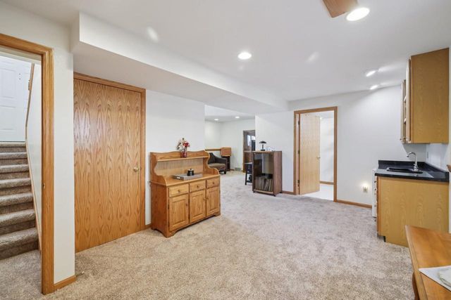 888 N Thompson Road, Sun Prairie, WI 53590