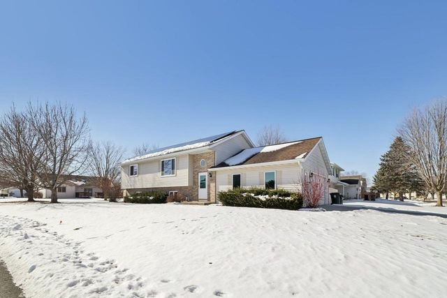 888 N Thompson Road, Sun Prairie, WI 53590