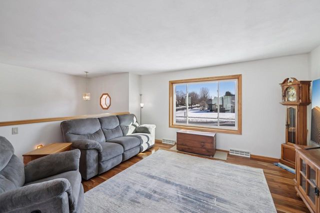 888 N Thompson Road, Sun Prairie, WI 53590