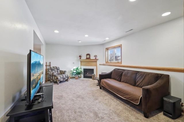 888 N Thompson Road, Sun Prairie, WI 53590