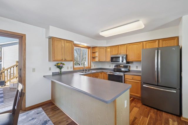 888 N Thompson Road, Sun Prairie, WI 53590