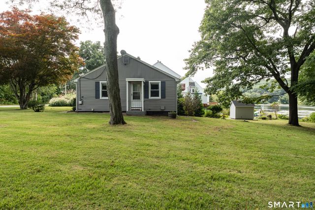 16 Pattagansett Drive, East Lyme, CT 06333