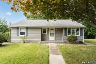16 Pattagansett Drive, East Lyme, CT 06333