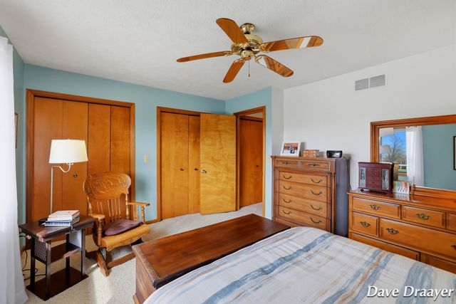 709 Waterview Court, Grandville, MI 49418