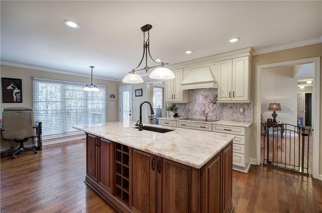 67 Timberlake Cove NE, Cartersville, GA 30121