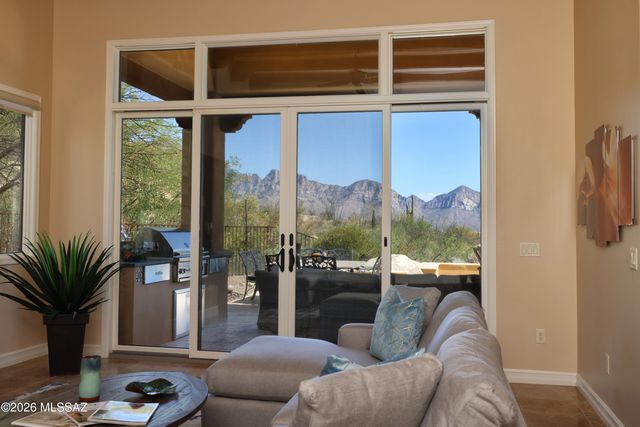 13941 N Stone Gate Place, Oro Valley, AZ 85755