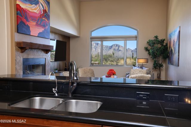 13941 N Stone Gate Place, Oro Valley, AZ 85755