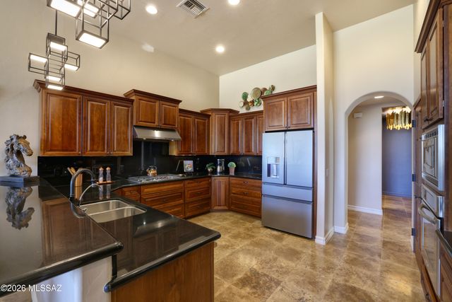 13941 N Stone Gate Place, Oro Valley, AZ 85755