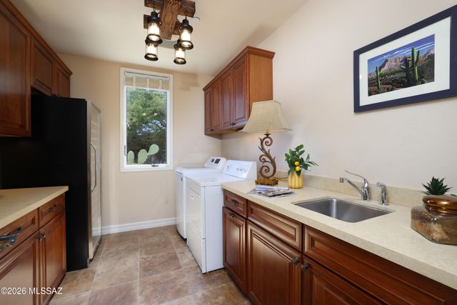 13941 N Stone Gate Place, Oro Valley, AZ 85755