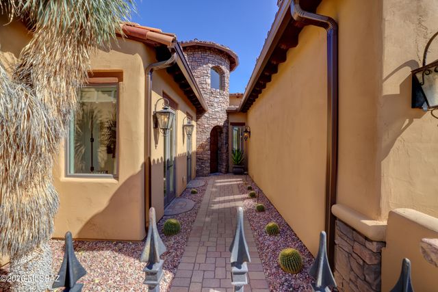 13941 N Stone Gate Place, Oro Valley, AZ 85755