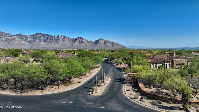 13941 N Stone Gate Place, Oro Valley, AZ 85755