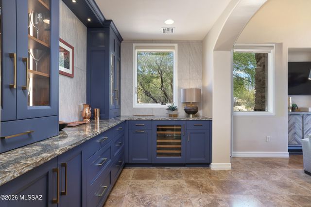 13941 N Stone Gate Place, Oro Valley, AZ 85755