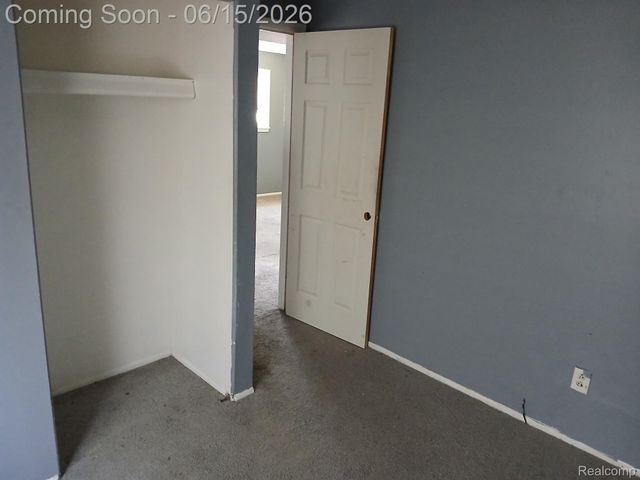 17723 Oakdale Street, Roseville, MI 48066