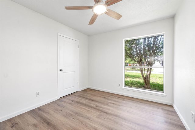 6526 Lynngate Drive, Spring, TX 77373