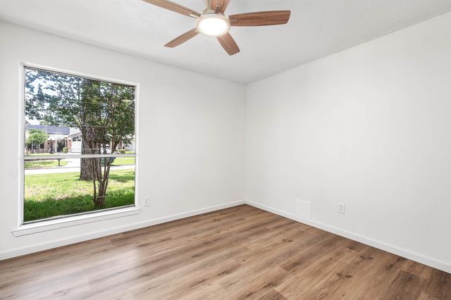 6526 Lynngate Drive, Spring, TX 77373