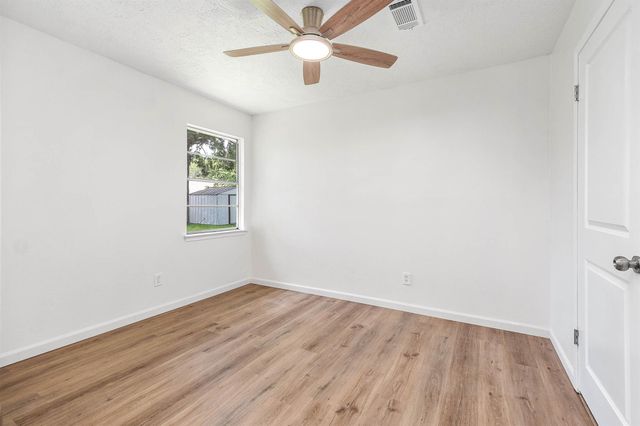 6526 Lynngate Drive, Spring, TX 77373