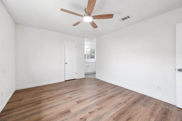 6526 Lynngate Drive, Spring, TX 77373