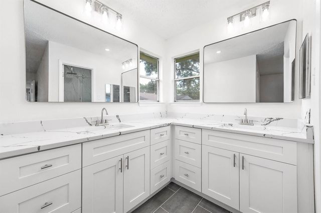 6526 Lynngate Drive, Spring, TX 77373