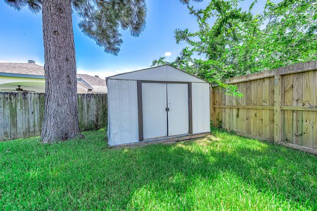 6526 Lynngate Drive, Spring, TX 77373
