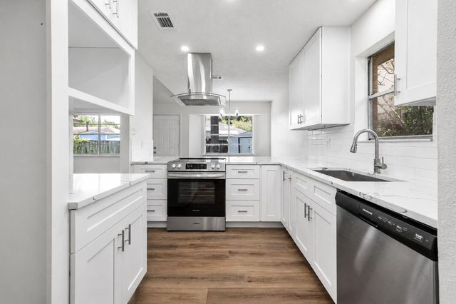 6526 Lynngate Drive, Spring, TX 77373